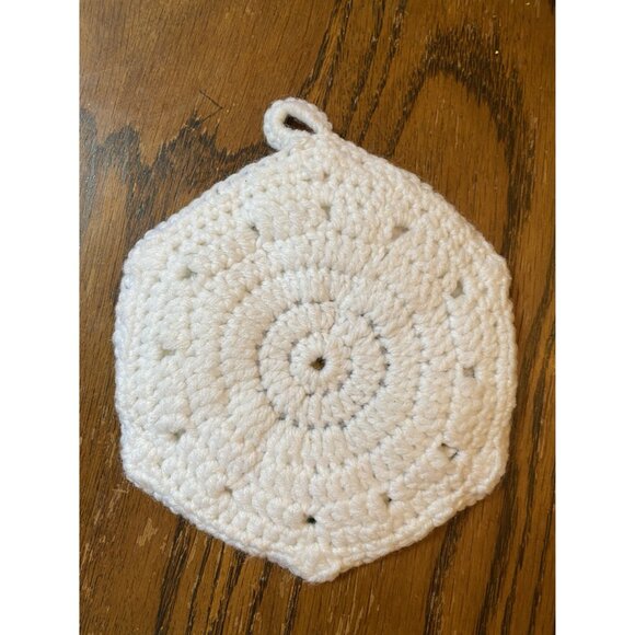 Vintage Handmade Crocheted Poinsettia Hot Pad Christmas - Picture 2 of 3